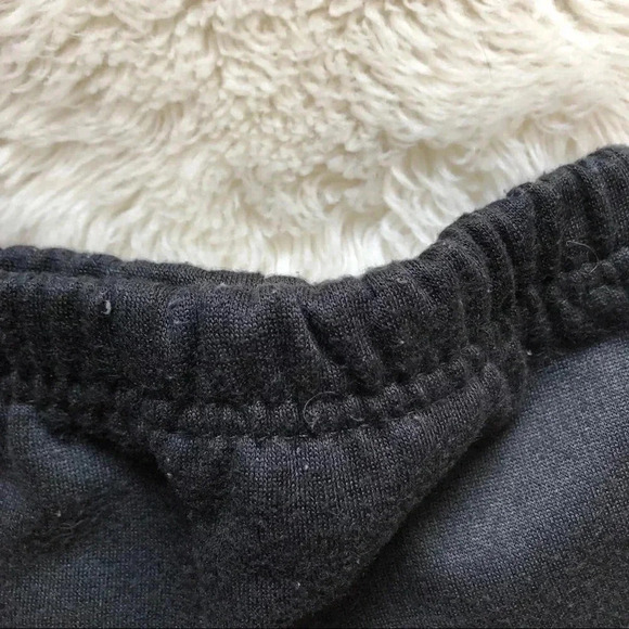 Disney  Brand Black Sweatpants Size 12-18 Months - Picture 5 of 11